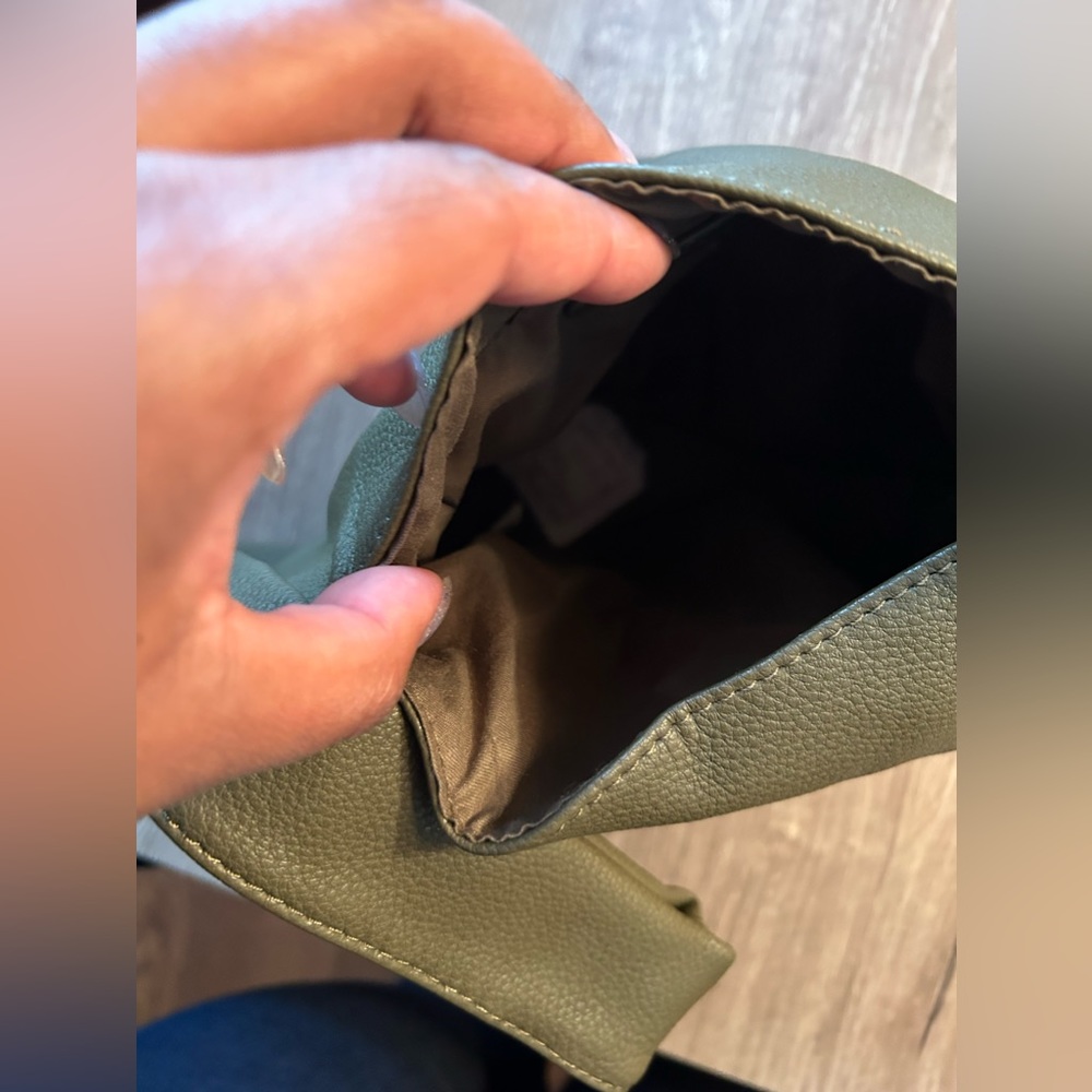 The Drop Women’s “Avalon” Small Tote bag in olive - Picture 4 of 9